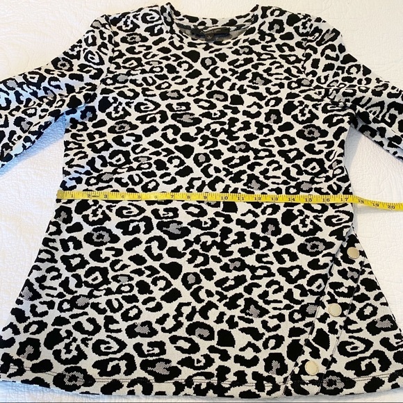 Andrew Marc Leopard Print Button Detail Top - L - Picture 10 of 14